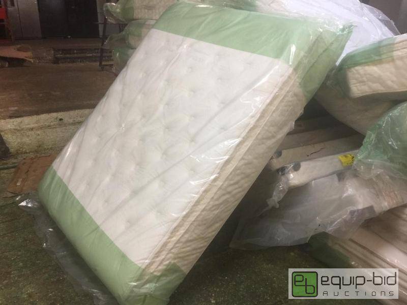 lot 400 image: SEALY POSTUREPEDIC ENCORE CSS PLUSH PILLOWTOP KING MATTRESS