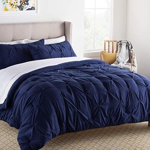 lot 37675 image: Linenspa LS90QQPPNVMICO All- Season Hypoallergenic - Plush Microfiber Fill - Machine Washable Alternative Comforter