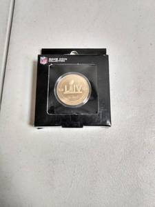 lot 40667 image: The Highland Mint NFL Game Coin Collection LIV Superbowl Coin