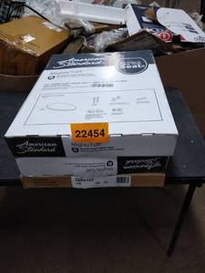 lot 22454 image: toilet seats 3 pc