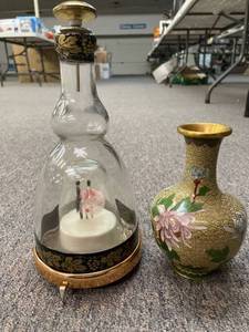 lot 10 image: Cloisonn & Music BoxGlobe
