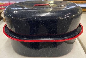 lot 31 image: Dark Blue Red Trimmed Granite Dutch Oven  Roaster
