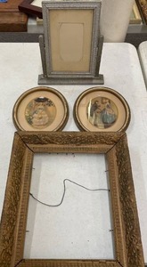 lot 33 image: (2) Victorian Photos  (2) Vintage Picture Frames