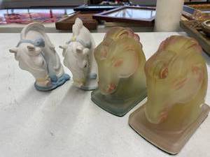 lot 35 image: Horse Bookends LOT, Glass & Porcelain
