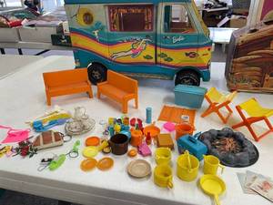 lot 47 image: 1973 Barbie Blue Surfer Van w 100 Barbie Accessories (Some Match Lot #46 but Unsure Which Ones)