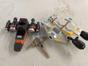 lot 68 image: Hasbro 2015 Star Wars Rebel X Wing Ship & 2015 Star Wars Ghost Ship, Fighter Jet