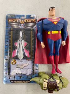lot 73 image: LOT Superman, Hot Wing Jet & Hasbro Figurine