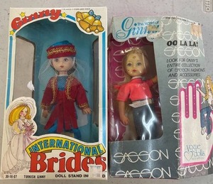 lot 99 image: (2) Ginny Dolls (New In Box)