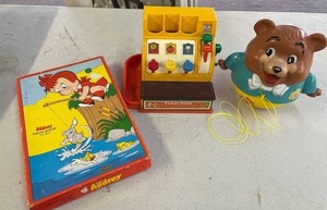 lot 102 image: Fisher Price Register & Audrey Puzzle & Fisher Price Bear