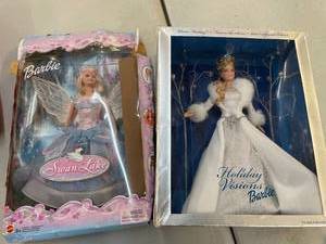 lot 112 image: Barbie Odette Swan Lake 2003 & Holiday Visions Barbie