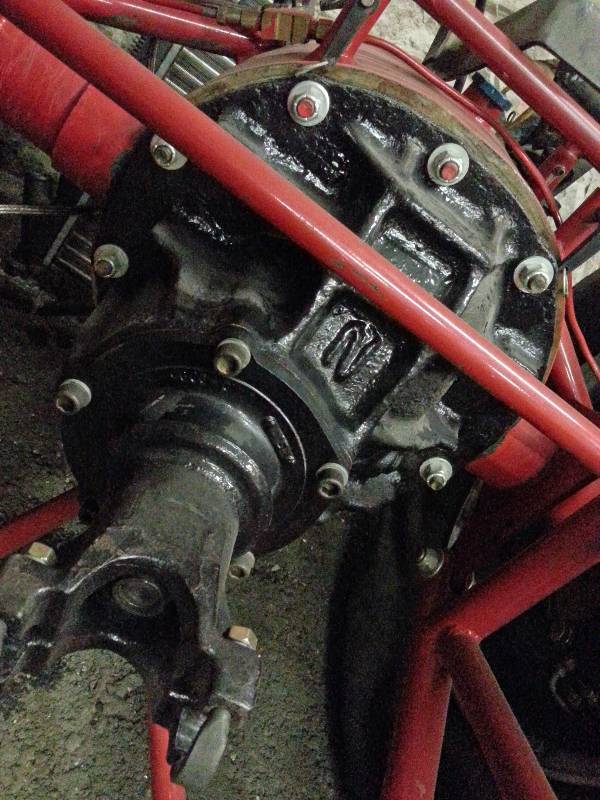 lot 1438 image: Complete 9 Ford Nodular rear end with the Strange spool.  Not sure of the gear ratio or splines