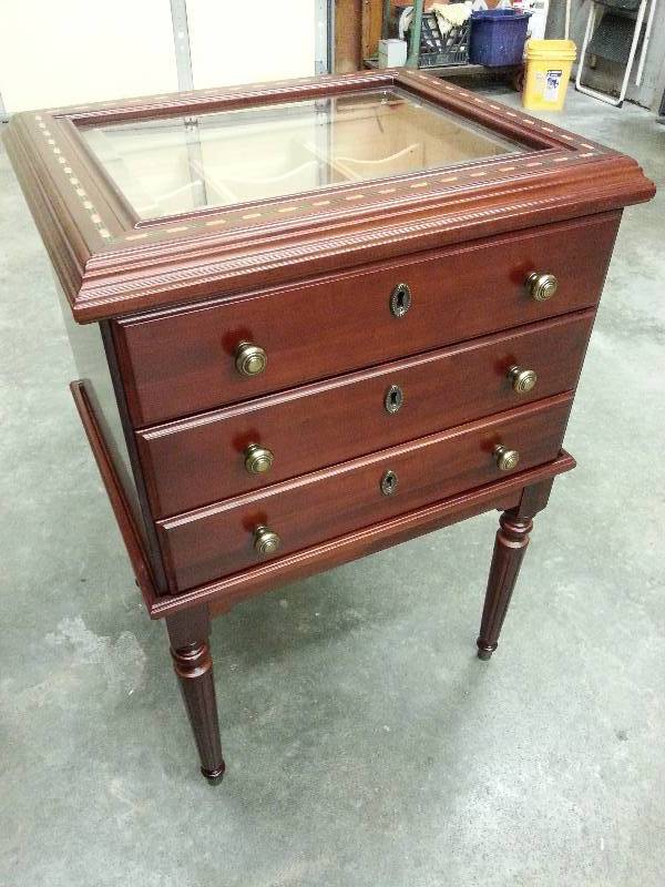 lot 1464 image: New Puro Ambassador Humidor 300 cigar capacity 26.75w x 26.75d x 30h with the set of cool looking keys to keep your cigars where you want them