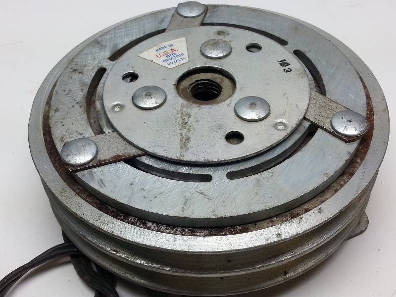 lot 1425 image: PITTS INDUSTRIES MAGNETIC ELECTRIC CLUTCH 2 V groove lawn tractor AC compressor or power take off electric clutch.