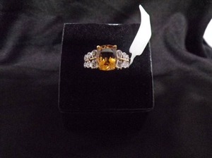 lot 3911 image: Diamonds & Citrine Ring