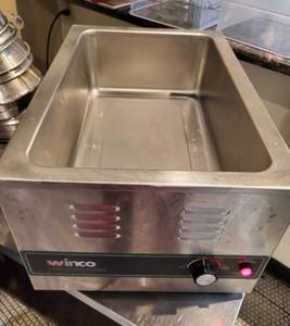lot 107 image: Winco Food Cooker Warmer.