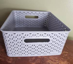 lot 3015 image: Room Essentials. Grey Plastic Basket with Handles