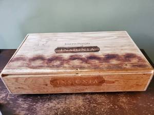 lot 3017 image: Insignia Wine Box