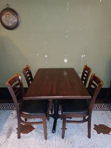 lot 1014 image: Beautiful Restaurant Dining Table With 4 Chairs