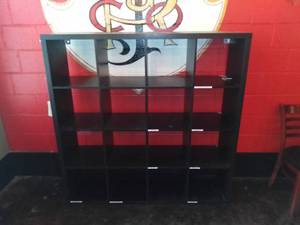 lot 1025 image: Black 16 Hole Storage Cubbie