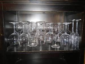 lot 1040 image: Good Lot Of 23 Assorted wine Glasses