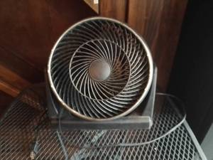 lot 1051 image: Intertek 3-Speed Fan Works