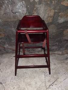 lot 1072 image: Dark Wood High Chair