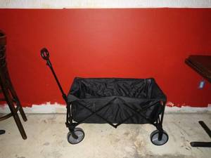 lot 1096 image: Ozark Trail Collapsible WagonCart In Excellent Condition