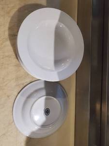 lot 2525 image: 19 White Salad Bowls - Assorted Brands
