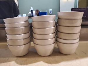 lot 2533 image: 18 Ceramic Soup Cups&nbsp