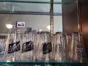 lot 2537 image: Lot of 10 Name Brand Brewing Glasses