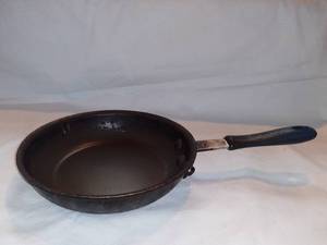 lot 2575 image: Winco Made in China 8 Inch Skillet