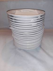 lot 2678 image: Lot of 18 Oneida Bright White 7.5 Inch Glass Plates