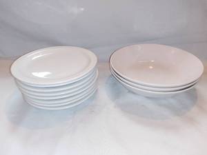 lot 2693 image: Lot of 3 Glass Salad Bowls and 8 Small Glass Plates