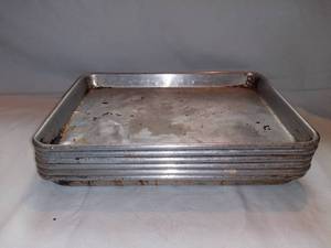 lot 2698 image: Lot of 6 Small Baking Sheets