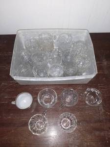 lot 2824 image: Mega Lot of Miscellaneous Glass Etched Tea Cups