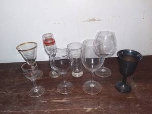 lot 2827 image: Lot of 8 Miscellaneous Wine Glasses