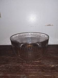 lot 2832 image: Gorgeous Crystal Glass Etched Salad Bowl
