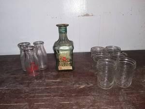 lot 2837 image: Lot of 10 Miscellaneous Glass Bar Items - Glass Milk Bottles, Mason Jars