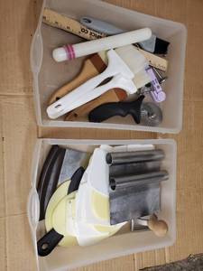 lot 3055 image: Lot of Baking Supplies  Tools