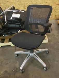 lot 3270 image: Pallet Of Miscellaneous Office Chair Parts - Including Hydraulic Cylinders, Metal & Plastic Caster Bases, Back & Bottom Parts