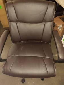 lot 3433 image: Mid-Back Office Chair - Brown - Adjustable