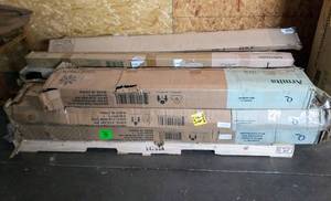 lot 3313 image: Pallet Of 10 Various Bed Parts. Footboards, Slats, Side Rails, And Platforms.