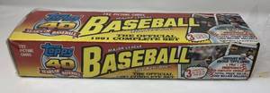 lot 1109 image: Complete Factory Sealed 1991 Topps Set - 792 Baseball Cards - With Mint Chipper Jones Rookie