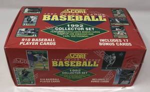 lot 1123 image: Complete Factory Sealed 1992 Score Set - 910 Baseball Cards