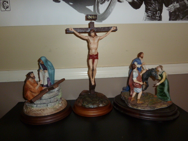 lot 327 image: LOT OF 3 RELIGIOUS STATUES.  ALL ARE MADE BY THE FRANKLIN MINT