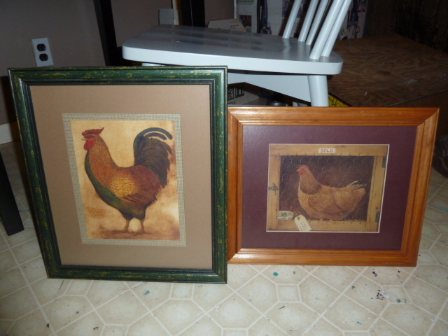 lot 315 image: ROOSTER & CHICKEN WALL ART