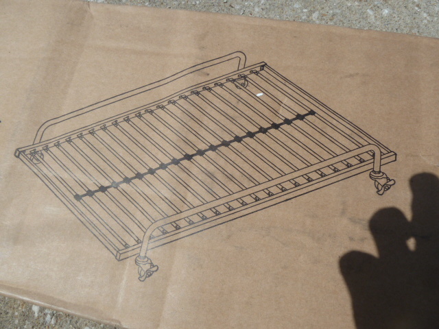 lot 449 image: TRUNDLE FOR A DAYBED - WHITE - Store Return