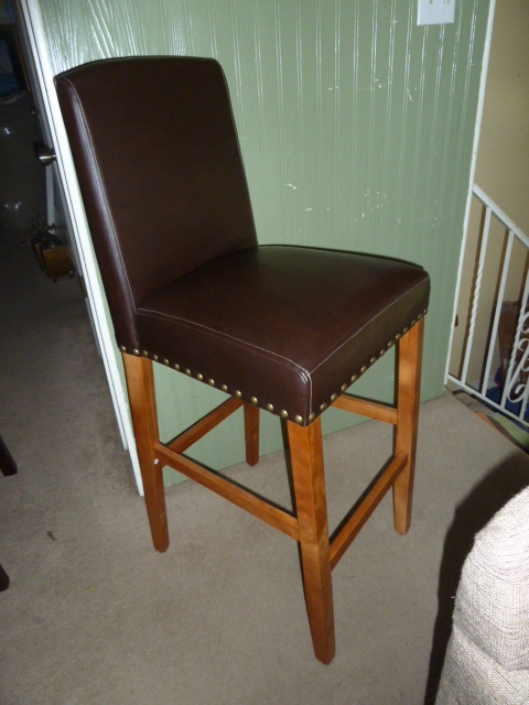 lot 530 image: BROWN BARSTOOL with nailheads