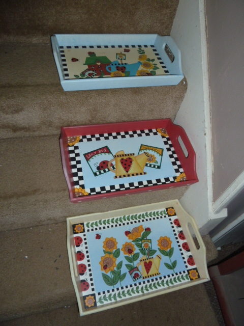 lot 782 image: SET OF 3 NESTING WOODEN TRAYS