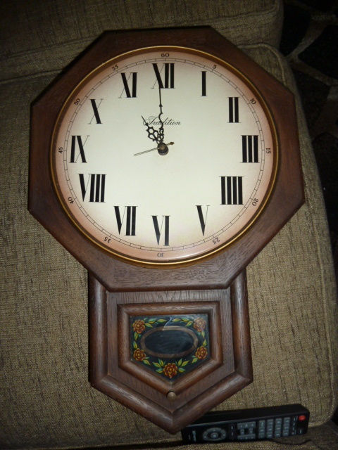 lot 765 image: TRADITION WALL CLOCK...working great